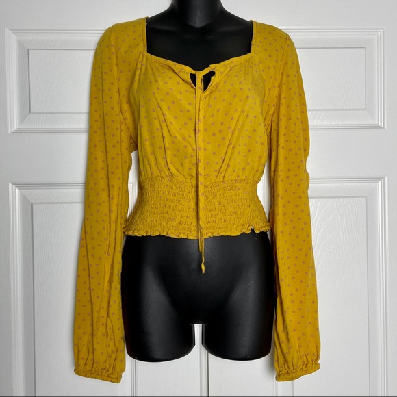 Aeropostale Tops - Cute Aeropostale polka dot top blouse shirt